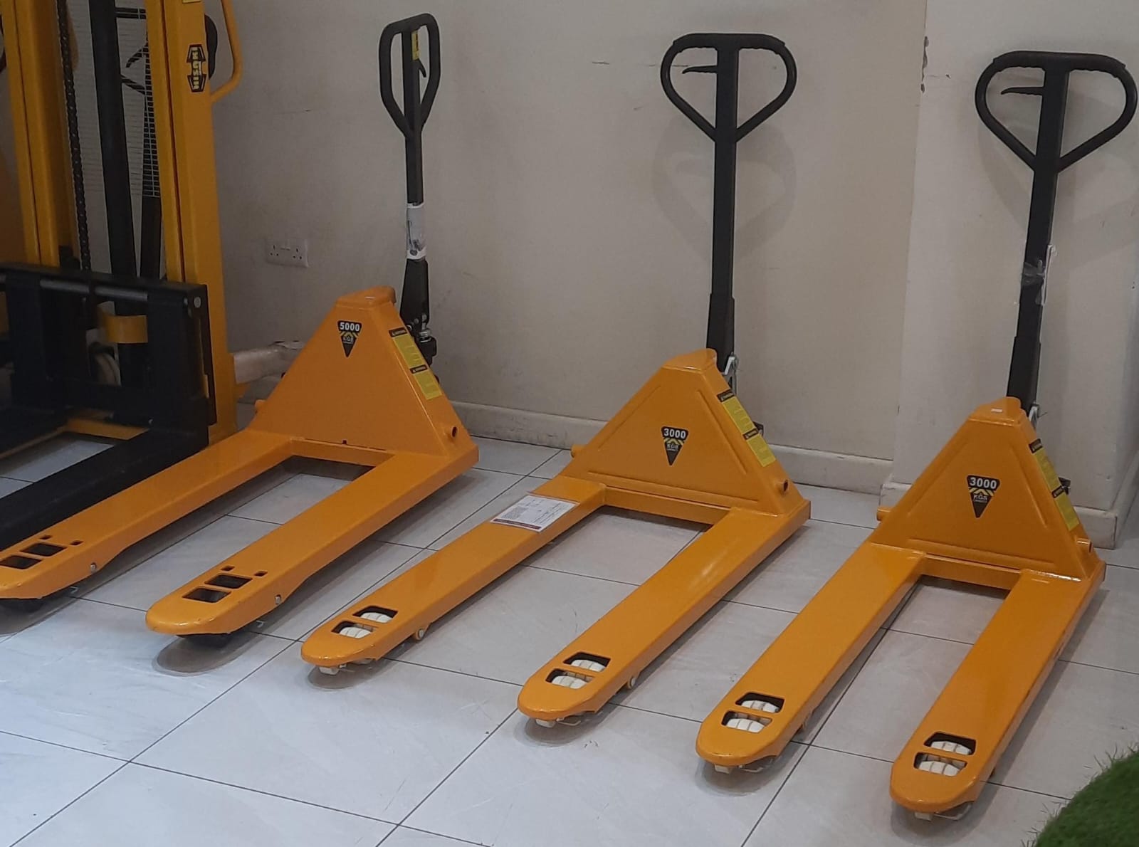HPT30-550 Hisaki Japan Manual Pallet Truck – 3 Ton Capacity - Image 3