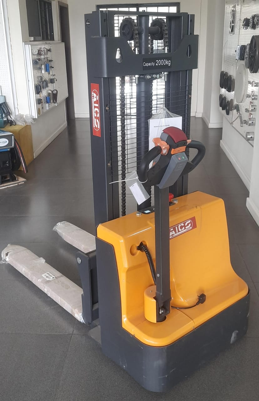ASES2000-2.5M Aico Japan Electric Stacker Capacity 2 Tonnes (2000kgs) Lifting height 2.5 metres - Image 3